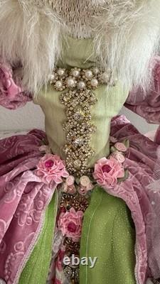 Mark Roberts Collectible Cat Beauty. 23.5. Easter Spring Shopping Cat