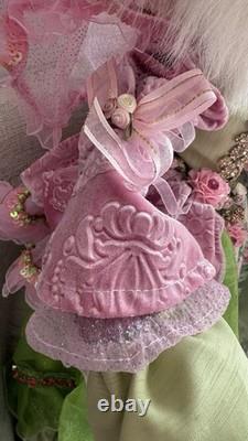 Mark Roberts Collectible Cat Beauty. 23.5. Easter Spring Shopping Cat