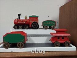 Marshall Fields Musical Wooden Christmas Train Vtg 1960s Taiwan 18 Length VGUC