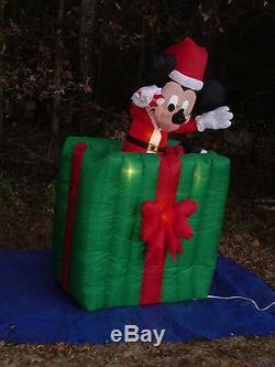 Mickey & Minnie Mouse 6' Animated Lighted Present Christmas Airblown Inflatable