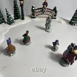 Mr. Christmas Holiday Skaters 15 Carols Tested And Works Great 100% Complete