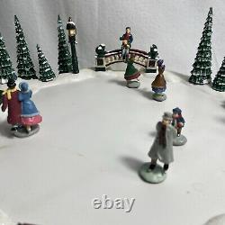 Mr. Christmas Holiday Skaters 15 Carols Tested And Works Great 100% Complete