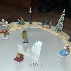 Mr. Christmas Holiday Skaters 1885 Animated Skating Pond Lights Music Box WORKS