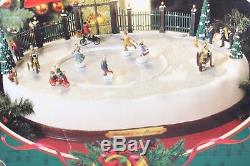 Mr Christmas Holiday in Motion Animated Ice Skating Ring Excellent Complete Box