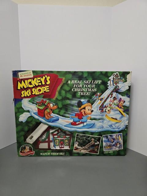 Mr. Christmas Mickey's Ski Slope Animated 1993 Santa's Read