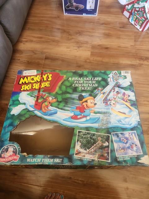 Mr. Christmas Mickey's Ski Slope Animated Set For Tree 1993 Complete Works