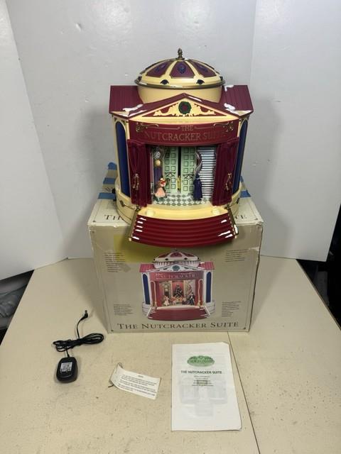 Mr. Christmas The Nutcracker Suite Gold Label Rotating Scenes (rm)