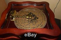 Mr Christmas VILLAGE SQUARE ANIMATED SYMPHONIUM Music Box 16 disks (720W)