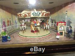 Mr. Christmas Village Square Animated carousel Symphonium Music box 16 discs