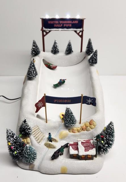 Mr. Christmas Winter Wonderland Half Pipe 2008 Animated Snowboarders, Read