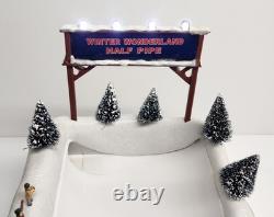 Mr. Christmas Winter Wonderland Half Pipe 2008 Animated Snowboarders, READ