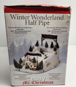 Mr. Christmas Winter Wonderland Half Pipe 2008 Animated Snowboarders, READ