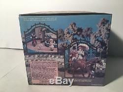 NEW ENESCO Victorian Era Sunday Afternoon In The Park Multi-Action/Lites Musical