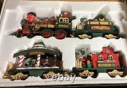 New Bright -The Holiday Express Animated ElectricTrain Set Model 384