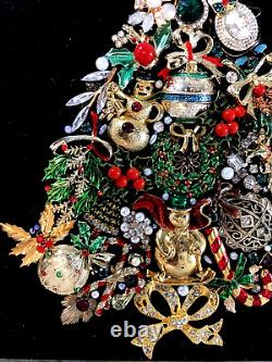 OOAK FRAMED VTG JEWELRY ART COLLAGE Christmas Tree 11 x 13 SPECTACULAR