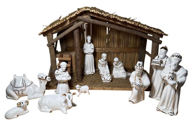 Rare Complete Lefton White & Gld Porcelain Nativity Set With Original Creche