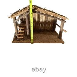 RARE Complete LEFTON White & Gld Porcelain Nativity Set with Original Creche