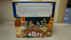 RARE Enesco Come All Wee Faithful Nativity Moving Mice Sewing Basket Music Box