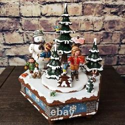 Rare Hubrig Volkskunst Wintertime Snow Scene German Hand Made Music Box