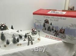 Rare Mr Christmas -winter Wonderland Lighted Ski Hill Action 30 Tune Music Box