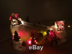 Rare Mr Christmas -winter Wonderland Lighted Ski Hill Action 30 Tune Music Box