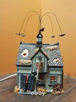 SEE VIDEO! Dept 56 55055 Creepy Creek Carriage House Halloween Village Set Lot