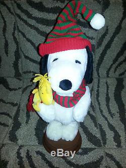 SNOOPY & WOODSTOCK Animated Motion PEANUTS CHRISTMAS HOME DECOR Prop PLUSH DOLL