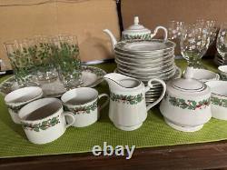 Sango Christmas Holly 8415 Set For 8 People 57 Pieces All Tighter With Cream