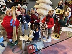 Set of 8 Winter Fun Byers Choice Vintage Lot Christmas Carolers with accessories
