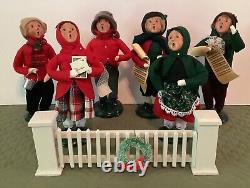 Six Byers Choice Caroler Children & 1 Fence 1998-2003