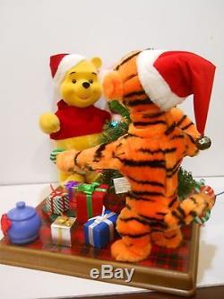 Telco Disney Winnie The Pooh Tigger Piglet Tree Animated Christmas Motionette