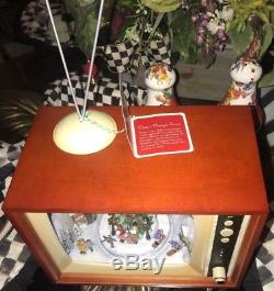 Television with Christmas Carolers Scene Light Up Motion Music Box 8x10 New