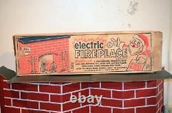 VINTAGE 1960'S CHRISTMAS ELECTRIC CARDBOARD FIREPLACE WithBox