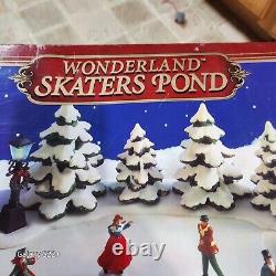 VINTAGE 1996 Christmas Fantasy LTD Wonderland Skaters Pond 8 Songs