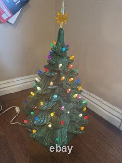 VINTAGE Atlantic Mold 19 Ceramic Christmas Tree Classic Green Lighted