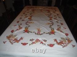 VINTAGE CHRISTMAS MCM TABLECLOTH 90x61 SANTA REINDEER 8 MATCHING NAPKINS EXCELL