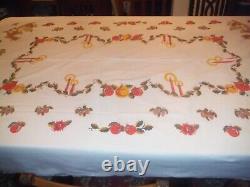 VINTAGE CHRISTMAS MCM TABLECLOTH 90x61 SANTA REINDEER 8 MATCHING NAPKINS EXCELL