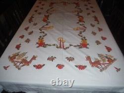 VINTAGE CHRISTMAS MCM TABLECLOTH 90x61 SANTA REINDEER 8 MATCHING NAPKINS EXCELL