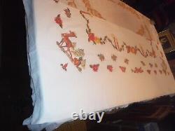 VINTAGE CHRISTMAS MCM TABLECLOTH 90x61 SANTA REINDEER 8 MATCHING NAPKINS EXCELL