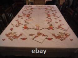 VINTAGE CHRISTMAS MCM TABLECLOTH 90x61 SANTA REINDEER 8 MATCHING NAPKINS EXCELL