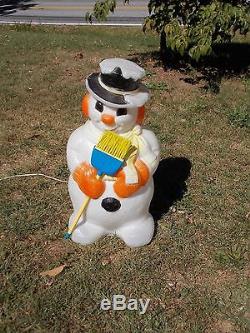 VINTAGE Christmas LIGHTED BLOW MOLD 32 SNOWMAN HOLDING BROOM