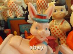 VINTAGE EASTER ROSEN ROSBRO HARD PLASTIC BUNNY RABBIT With BABY COACH CONTAINER