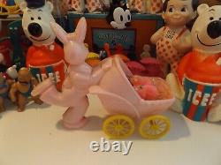 VINTAGE EASTER ROSEN ROSBRO HARD PLASTIC BUNNY RABBIT With BABY COACH CONTAINER