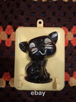 VINTAGE HALLOWEEN ROSBRO HARD PLASTIC TOY Black CAT CANDY CONTAINER Wall Plaque