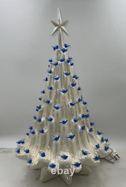 VTG Ceramic Lava Christmas Tree Opalescent White Blue Birds Doves 21 Tall Works