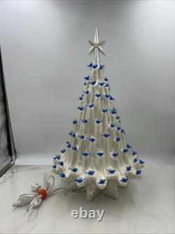 VTG Ceramic Lava Christmas Tree Opalescent White Blue Birds Doves 21 Tall Works