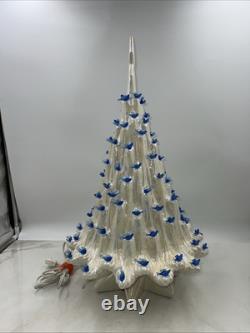 VTG Ceramic Lava Christmas Tree Opalescent White Blue Birds Doves 21 Tall Works