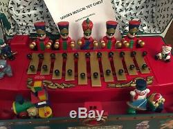 Vintage 1994 Mr Christmas Santa's Musical Toy Chest 35 Songs Rare