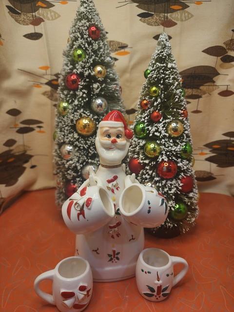 Vintage Capri Creations Ceramic Santa Whiskey Decanter Set With Mini Mugs