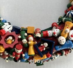 Vintage Handmade Christmas Wreath 13 Wood Wooden Ornaments Kitchy